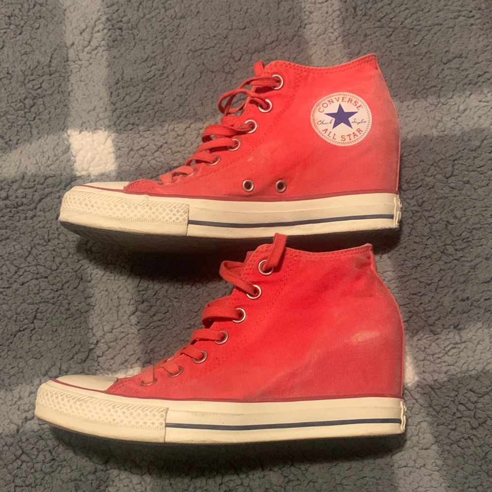 Converse Hidden Wedge Women's Red High-Top Sneakers.  Weathered look, Size 9